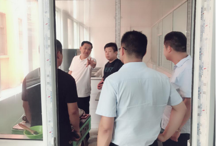 張愛平董事長對學校食堂提出整改意見 張愛平董事長對學校食堂提出整改意見